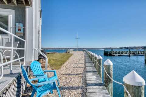 8 Oyster Point, Greenport, NY 11944