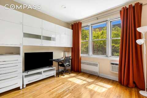 313 East 89th Street, New York, NY 10128
