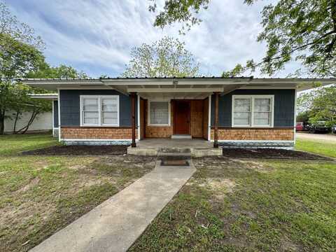 801 E. Main, CUERO, TX 77954