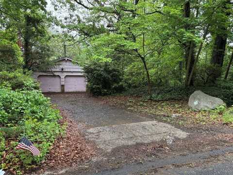 5 Chatham Place, Dix Hills, NY 11746