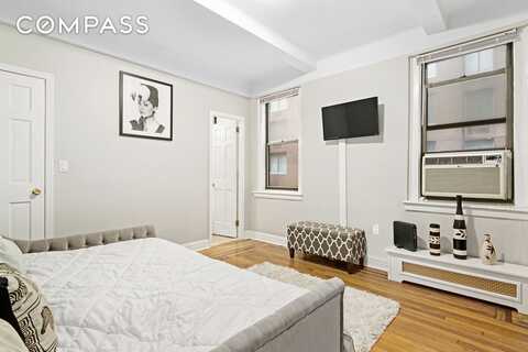 142 East 49th Street, New York, NY 10017