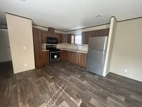 2607 Thornbury Lane, Almont, MI 48003