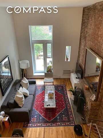 223 West 14th Street, New York, NY 10011