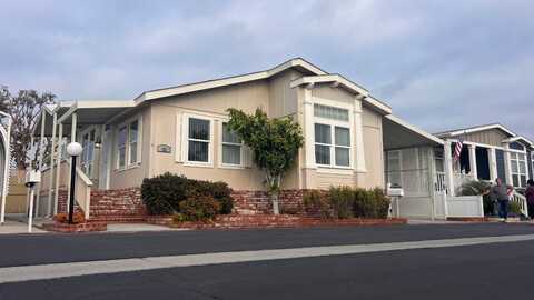 9850 GARFIELD, Huntington Beach, CA 92646