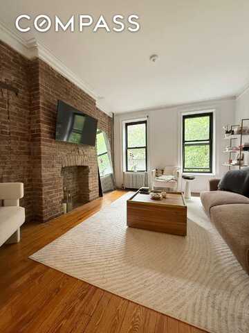 317 East 73rd Street, New York, NY 10021