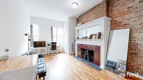 323 West 75th Street, New York, NY 10023