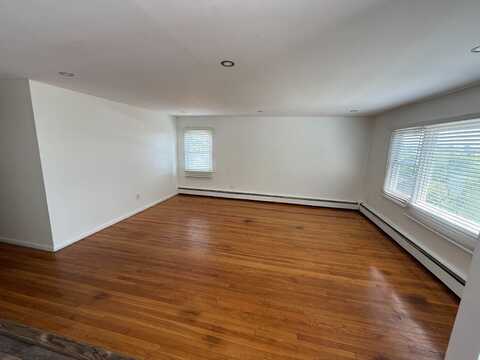 72 Edgewood Ave, Yonkers, NY 10704
