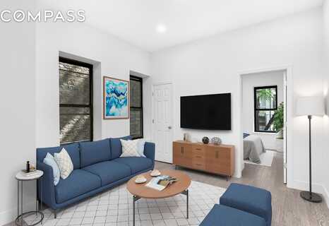 214 East 82nd Street, New York, NY 10028