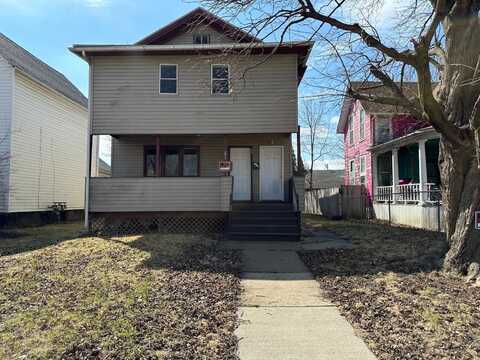 231 3rd Ave S, Clinton, IA 52732