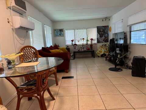 216. Palm Dr., Tampa, FL 33613