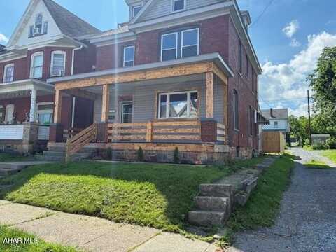 215 N 10th Avenue, Altoona, PA 16601