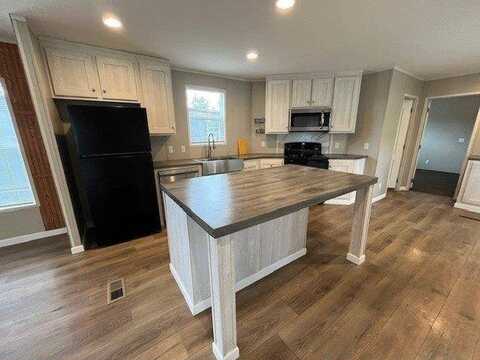 18733 Samuels Rd, Zachary, LA 70791