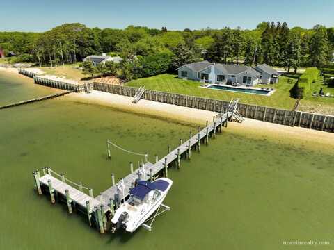 68 Peconic Avenue, Shelter Island, NY 11964