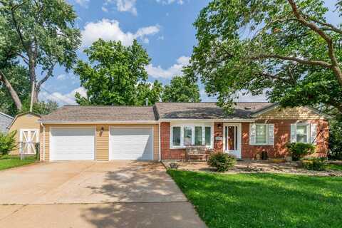 4300 Saint Dominic Ln, Saint Ann, MO 63074