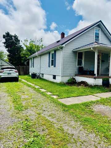 713 Smith St, Carmi, IL 62821