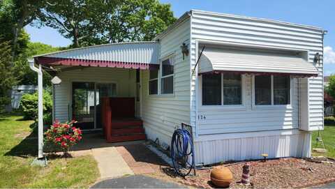 703 Fresh Pond Ave., Calverton, NY 11933