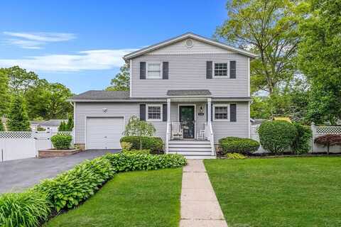 110 Geery Avenue, Holbrook, NY 11741