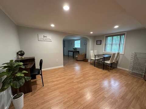 3 Partridge Ln, East Setauket, NY 11733