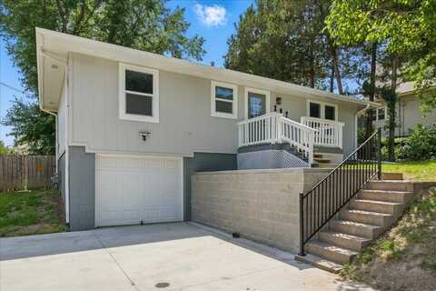 207 2nd Street, Glenwood, IA 51534