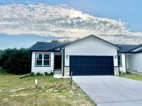 507 SHADY OAK DRIVE, Saint George, KS 66535