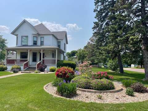 711 Park Street, Jackson, MN 56143