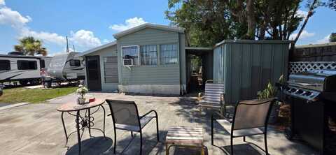 561 E Burleigh Blvd, Tavares, FL 32778