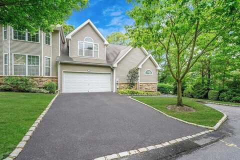 15 Arielle Court, Hauppauge, NY 11749