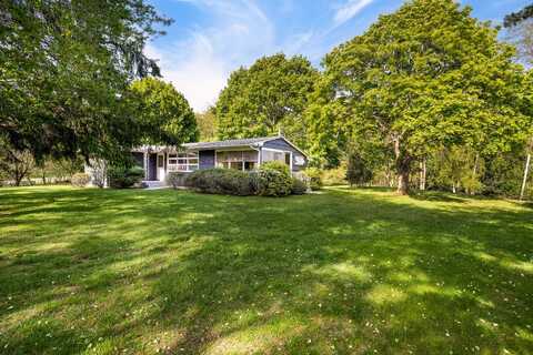 33B South Midway Rd, Shelter Island, NY 11964