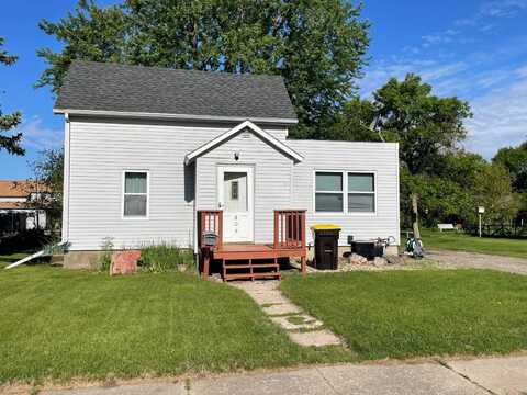 804 Redding Ave, Windom, MN 56101