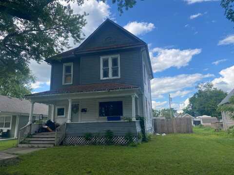 512 W 3rd St, Cameron, MO 64429