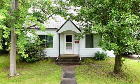 107 W King St, Fairfield, IL 62837