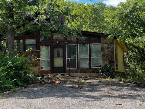 427 Lakeshore Dr., Stringtown, OK 74569