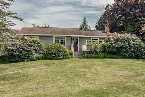 7 Western Ave, Charlton, NY 12019