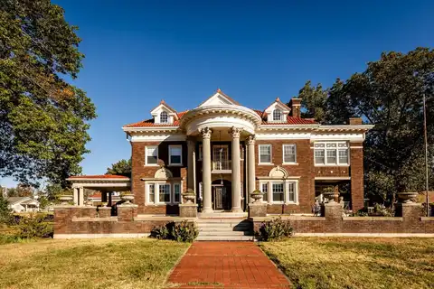 612 W 12th Ave, Emporia, KS 66801