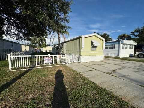 9525 Sun Dial Drive, Tampa, FL 33635