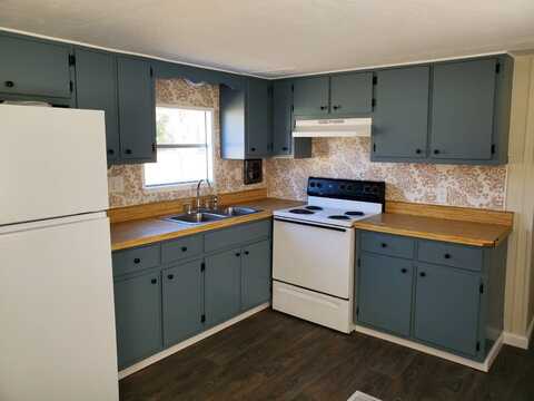 1000 Aaron Ln, Jacksonville, NC 28540