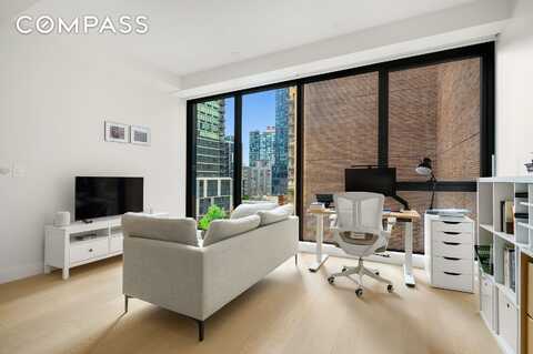 5 Court Square, Queens, NY 11101