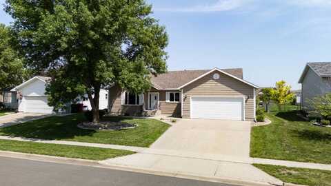 639 Augusta Cir, Yankton, SD 57078