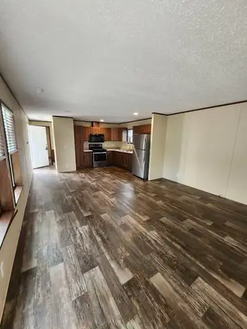 402 Dorset Lane, Almont, MI 48003