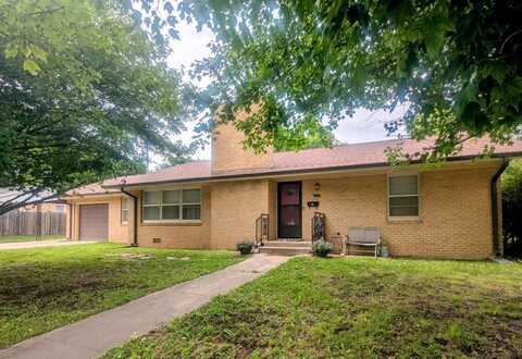402 W Walnut, Chanute, KS 66720