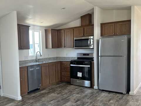 1470 Elizabeth St, Coalinga, CA 93210
