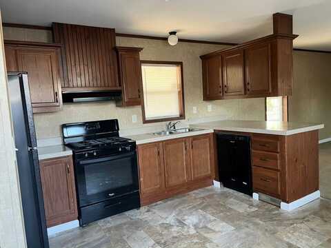 820 South Chinowth Road, Visalia, CA 93277