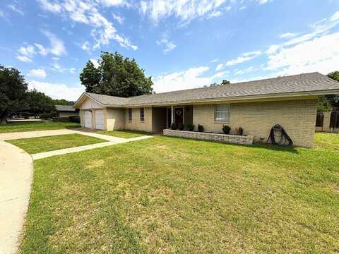2613 Twin Oaks Drive, Vernon, TX 76384