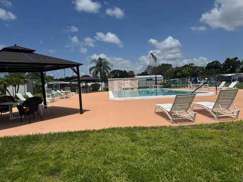 1530 PADDOCK LN, LAKELAND, FL 33815