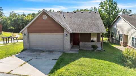2944 Old Farmington RD, Fayetteville, AR 72704