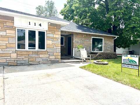 114 E 12th Street, Hastings, NE 68901