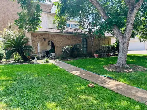 10703 Crestfield Ct, Houston, TX 77070