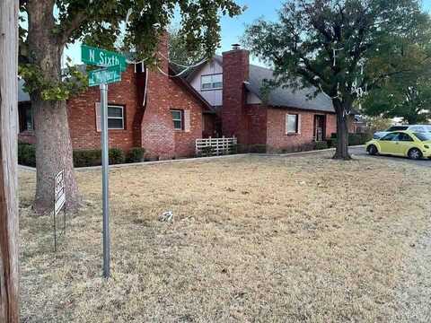 1223 N Sixth Street, Hollis, OK 73550