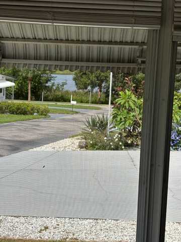 104 Baywood Dr. East, Dundee, FL 33838