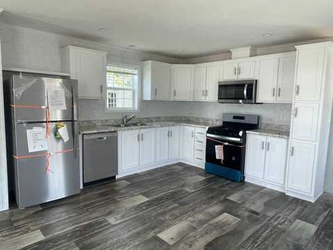 135 Bartion Court Drive, Bartonsville, PA 18321